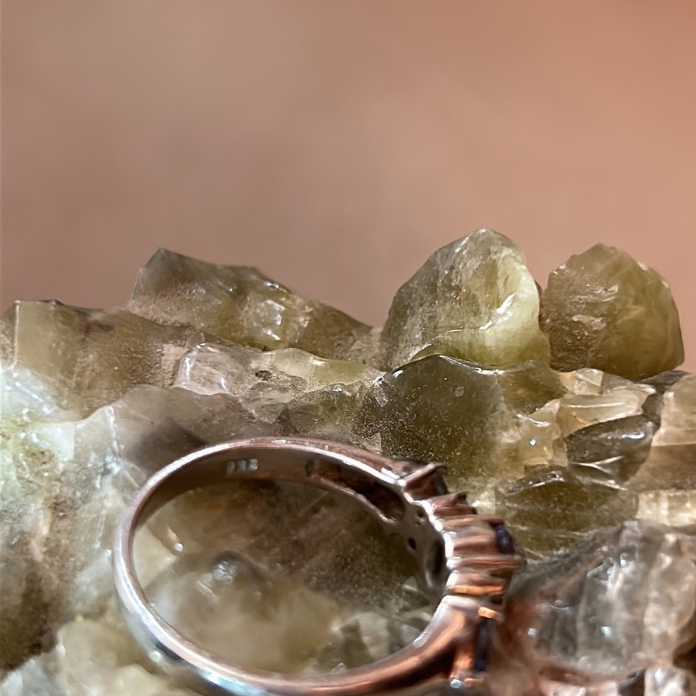 Tanzanite and white topaz ring - Picture 3 of 5
